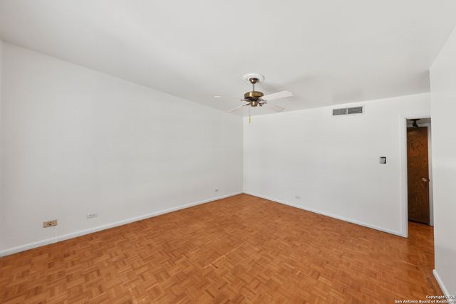 6223 Wigwam Dr, San Antonio, TX 78238