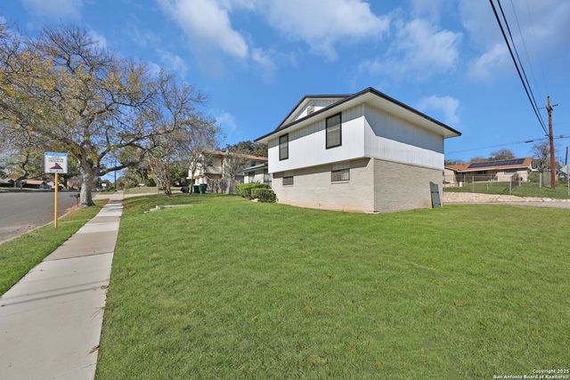 6223 Wigwam Dr, San Antonio, TX 78238