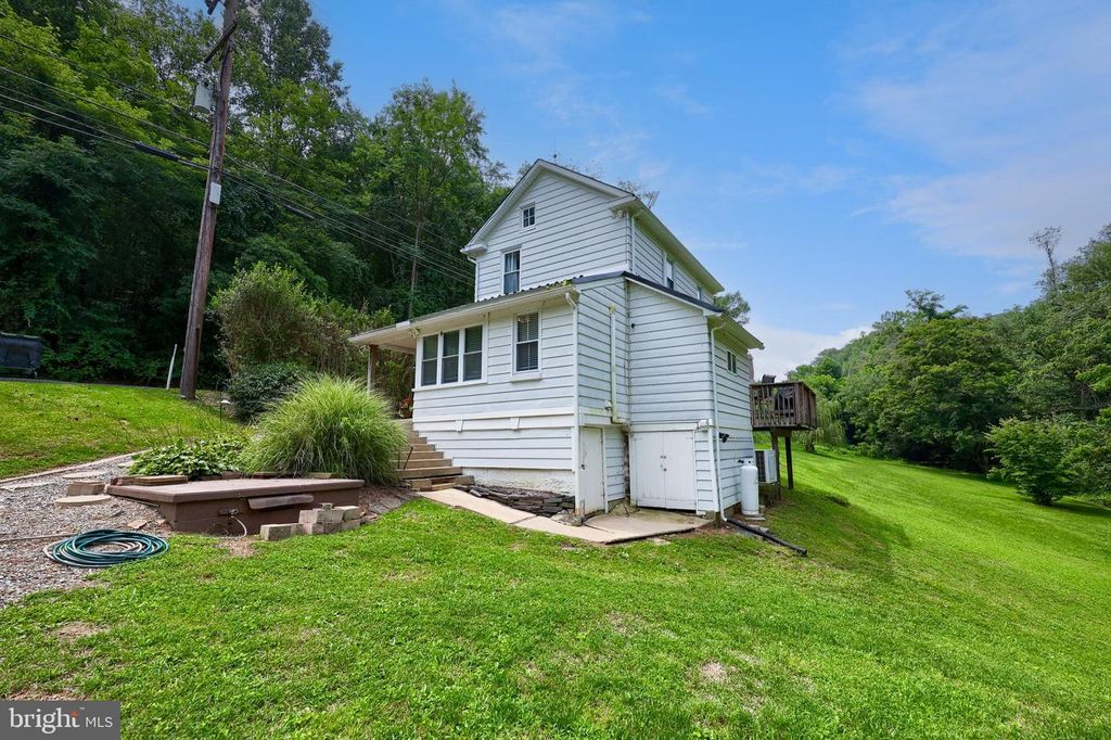 2621 BRYANSVILLE RD, Delta, PA 17314