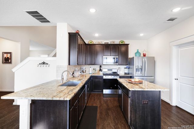 10614 Rosalina Loop, Converse, TX 78109