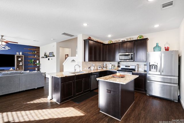 10614 Rosalina Loop, Converse, TX 78109