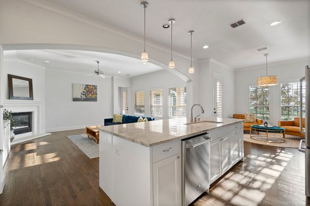 2200 Whitman Lane, Carrollton, TX 75010