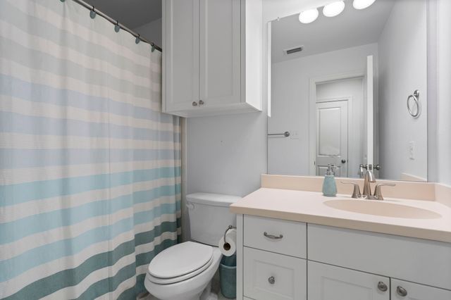 2200 Whitman Lane, Carrollton, TX 75010