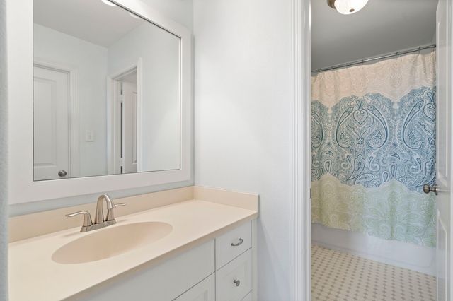 2200 Whitman Lane, Carrollton, TX 75010