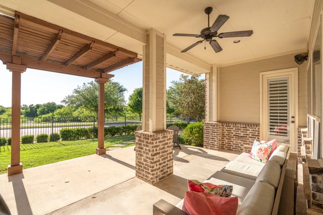 2200 Whitman Lane, Carrollton, TX 75010