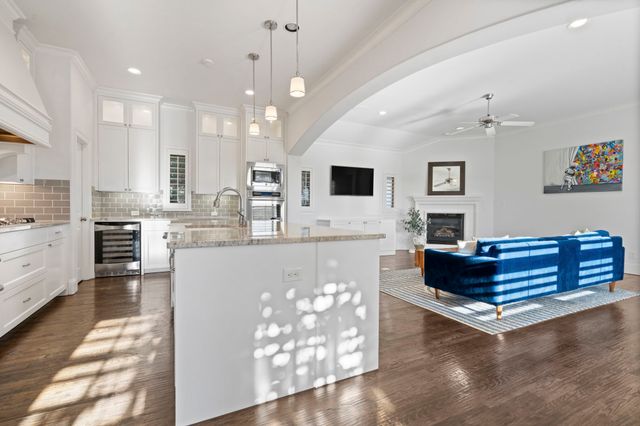 2200 Whitman Lane, Carrollton, TX 75010