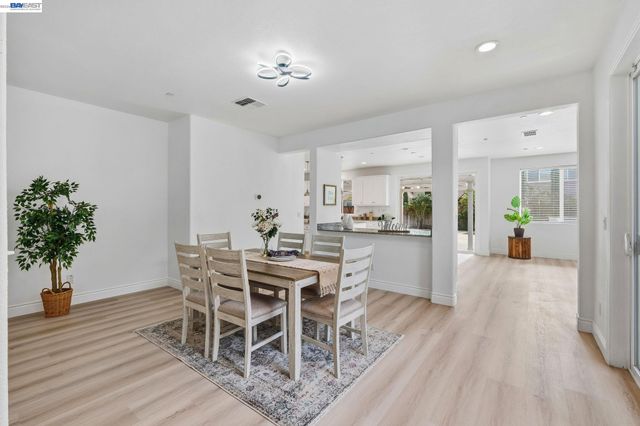 574 Mandevilla Dr, Brentwood, CA 94513