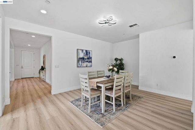 574 Mandevilla Dr, Brentwood, CA 94513