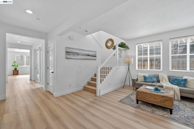 574 Mandevilla Dr, Brentwood, CA 94513