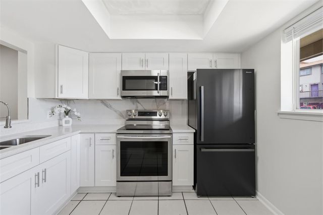 6314 NEWTOWN CIRCLE 14A2, Tampa, FL 33615