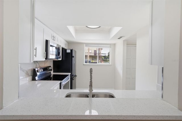 6314 NEWTOWN CIRCLE 14A2, Tampa, FL 33615