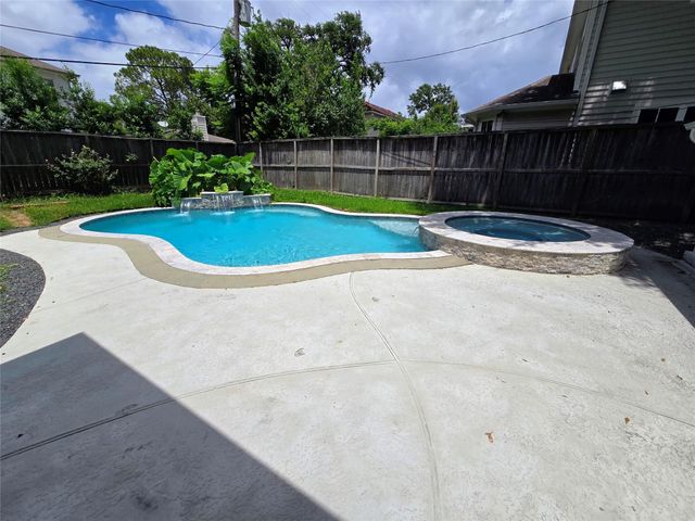 5010 Mayfair Street, Bellaire, TX 77401