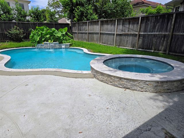 5010 Mayfair Street, Bellaire, TX 77401