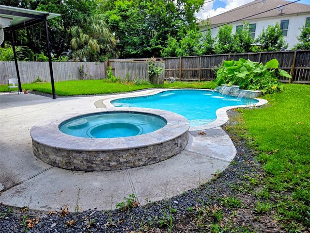 5010 Mayfair Street, Bellaire, TX 77401