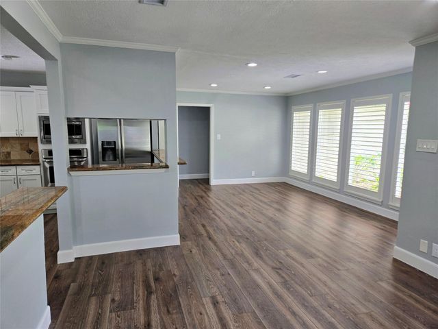 5010 Mayfair Street, Bellaire, TX 77401
