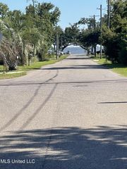 127 Oak Gardens Avenue, Long Beach, MS 39560