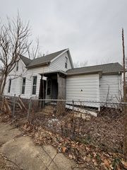 310 S Western Avenue, Bloomington, IL 61701