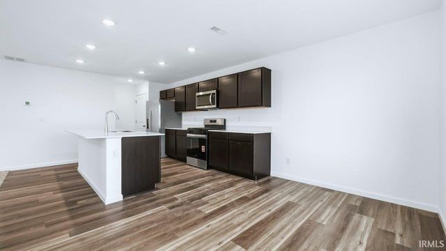 1321 Greencastle Drive, Warsaw, IN 46582