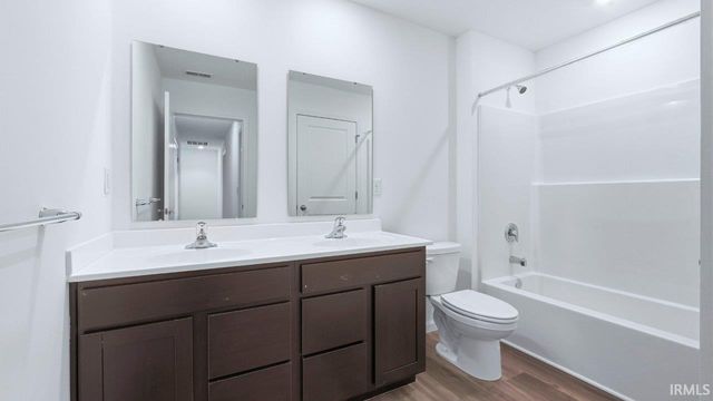 1321 Greencastle Drive, Warsaw, IN 46582