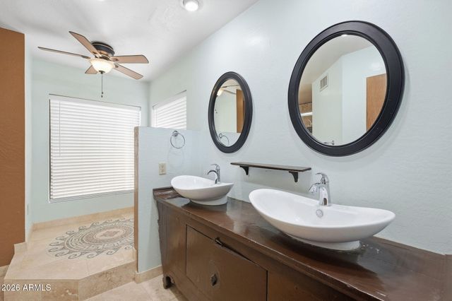 1023 E DERBY Drive, Tempe, AZ 85284