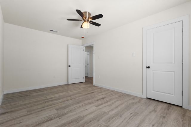 106 Mount Shasta Street, Dallas, TX 75211
