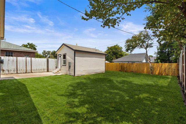 106 Mount Shasta Street, Dallas, TX 75211
