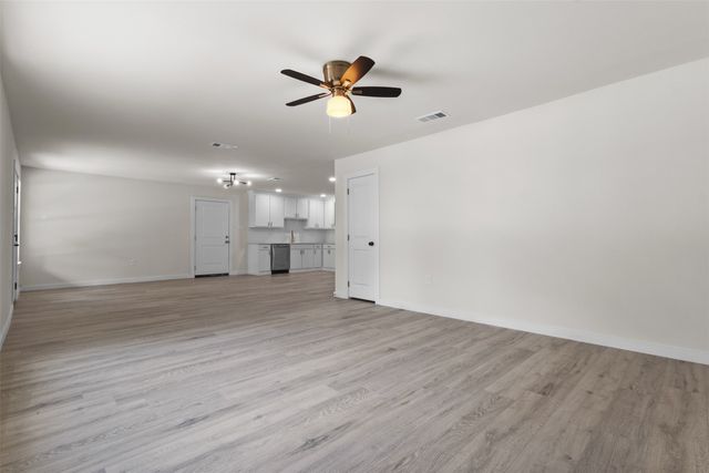 106 Mount Shasta Street, Dallas, TX 75211
