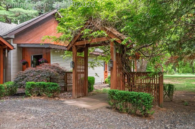 4474 Five Lakes Road, North Branch Township, MI 48461