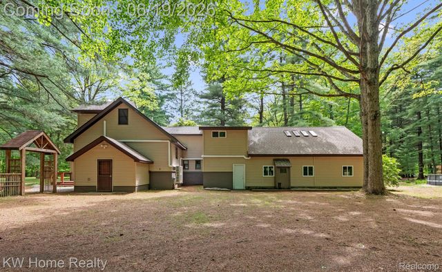4474 Five Lakes Road, North Branch Township, MI 48461