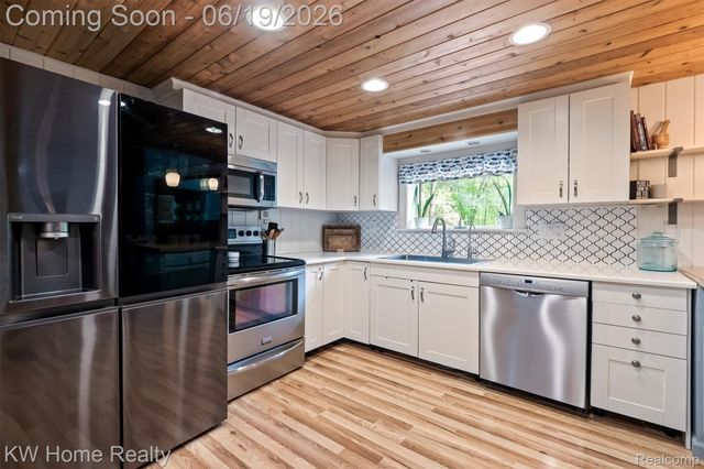 4474 Five Lakes Road, North Branch Township, MI 48461