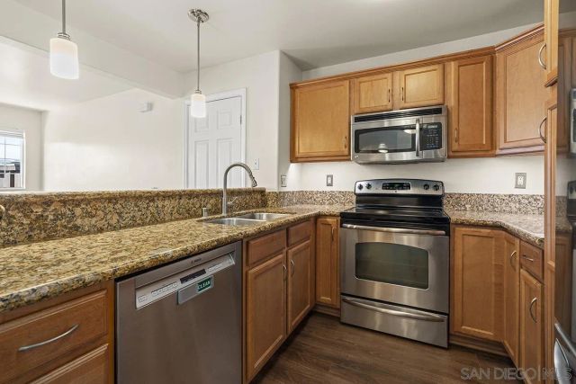 5252 Balboa Arms 120, San Diego, CA 92117