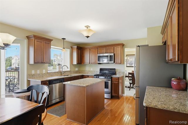 258 Tom Avenue, Pontiac, MI 48341