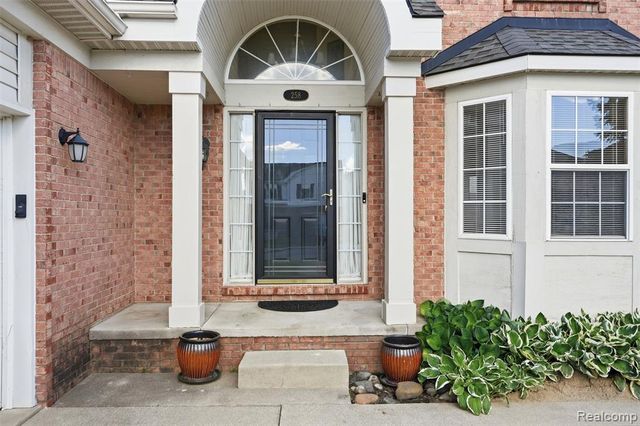 258 Tom Avenue, Pontiac, MI 48341