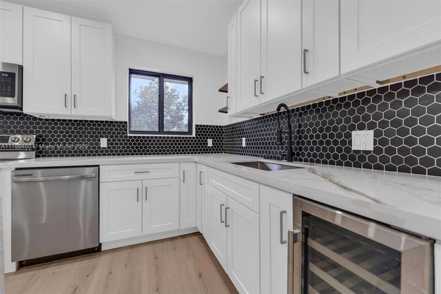 531 NE 175th Ter, North Miami Beach, FL 33162