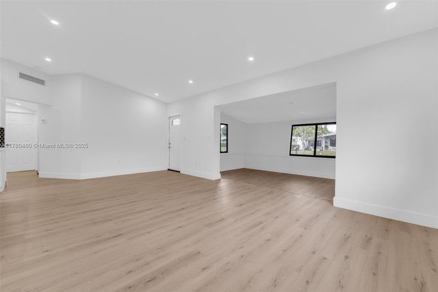 531 NE 175th Ter, North Miami Beach, FL 33162