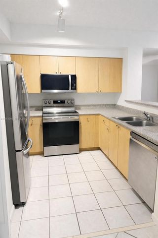 7940 N Nob Hill Rd 102, Tamarac, FL 33321