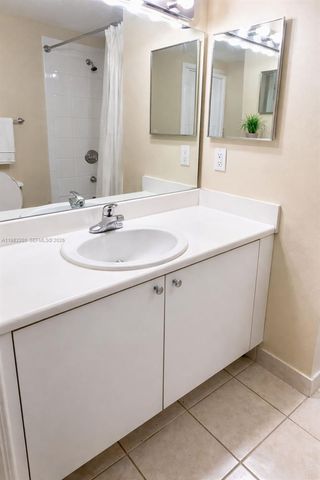 7940 N Nob Hill Rd 102, Tamarac, FL 33321