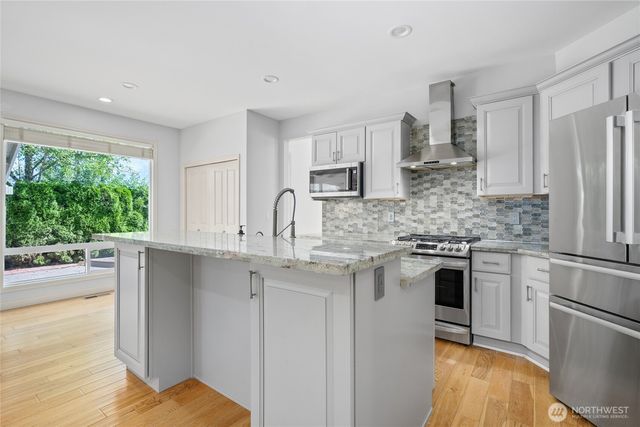 24312 E Main Drive, Sammamish, WA 98074