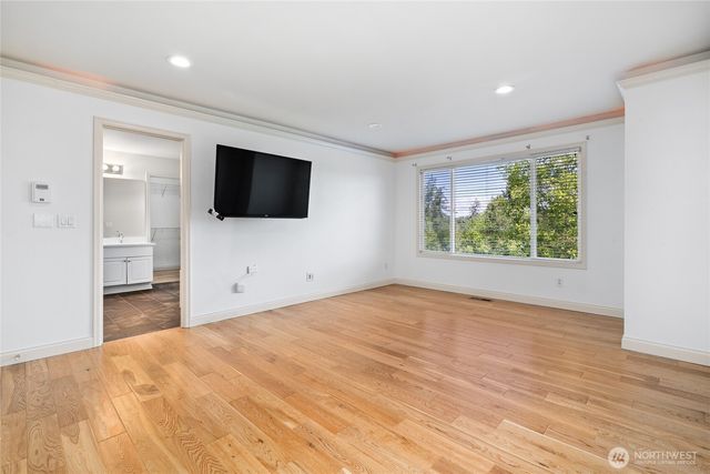 24312 E Main Drive, Sammamish, WA 98074