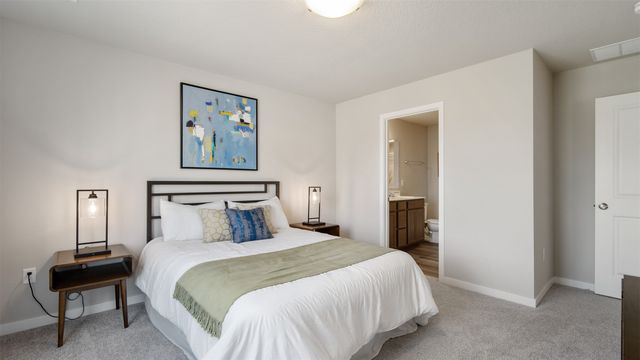 4375 E 44th Street, Des Moines, IA 50317