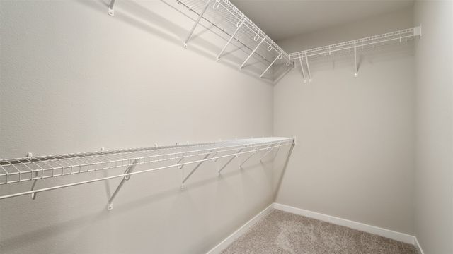 4375 E 44th Street, Des Moines, IA 50317