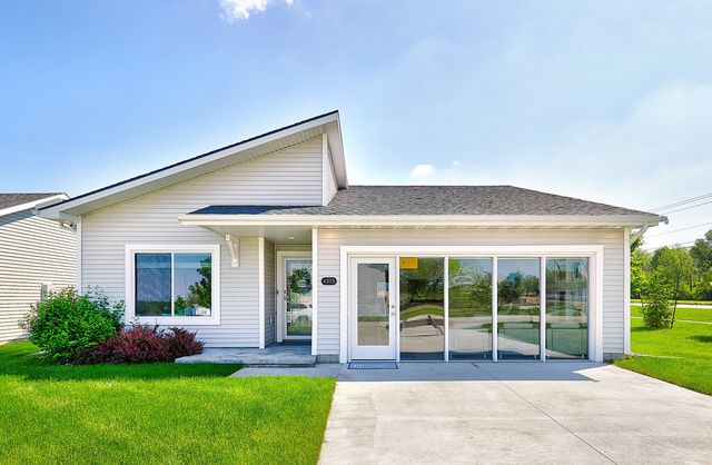 4375 E 44th Street, Des Moines, IA 50317