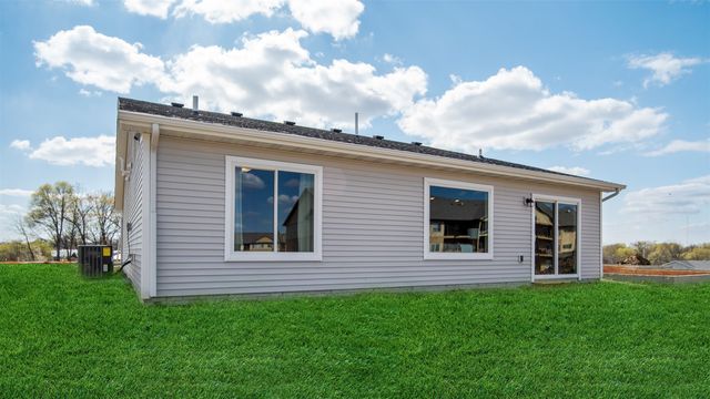 4375 E 44th Street, Des Moines, IA 50317