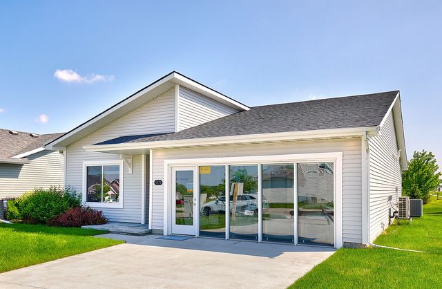 4375 E 44th Street, Des Moines, IA 50317