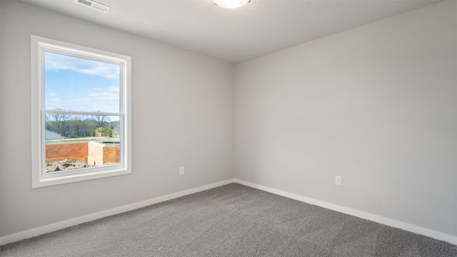 4375 E 44th Street, Des Moines, IA 50317