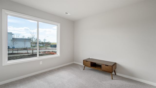 4375 E 44th Street, Des Moines, IA 50317