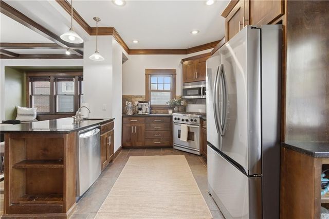 108 W 61st Terrace, Kansas City, MO 64113