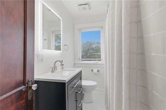 108 W 61st Terrace, Kansas City, MO 64113