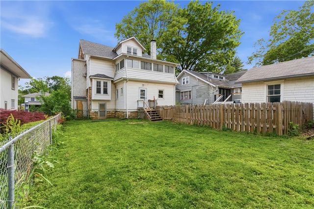 108 W 61st Terrace, Kansas City, MO 64113