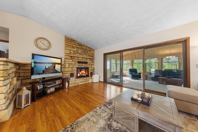 23 Holiday Court, North Mankato, MN 56003